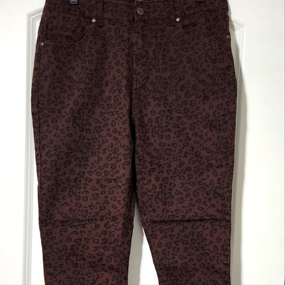 New Masseys size 14 brown jeans with leopard spots